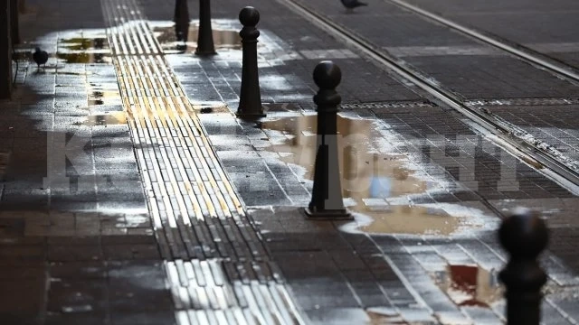 Облачно време и дъжд ни очакват днес, на места ще превали и сняг
