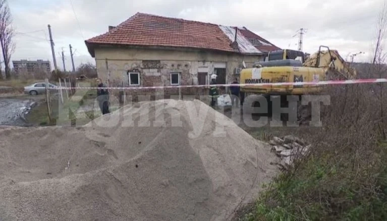 Трагедията с двама работници в Перник: Срутилият се изкоп не е бил укрепен