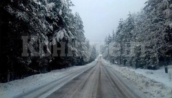 Ограничено е движението на камиони над 12 тона през прохода „Рожен”