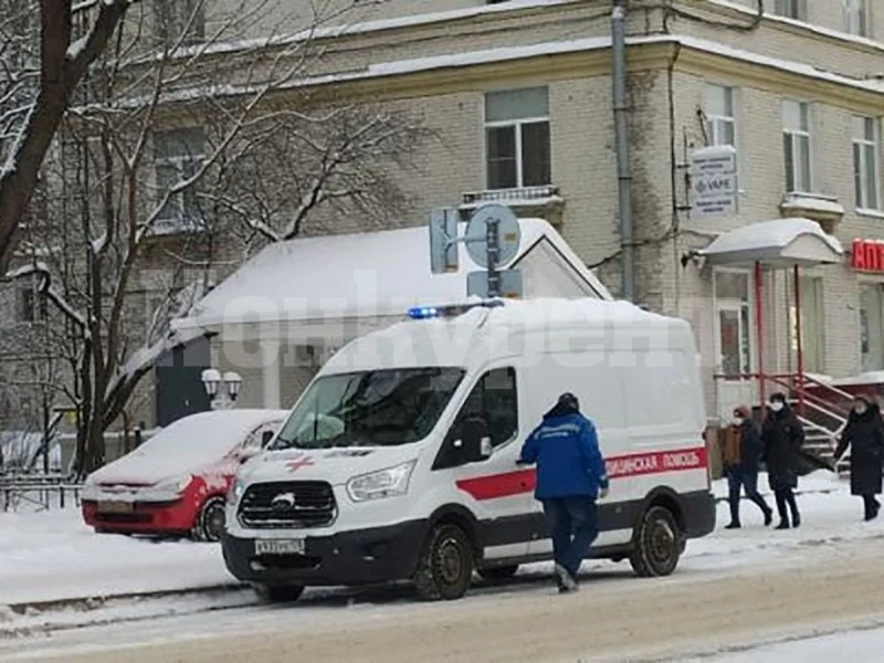 Сърцето на 22-годишна рускиня спря след посещение при брат й от военните