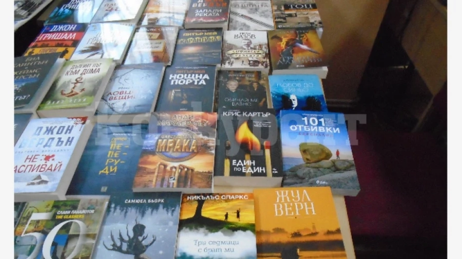Нови книги в читалищната библиотека в Ново село