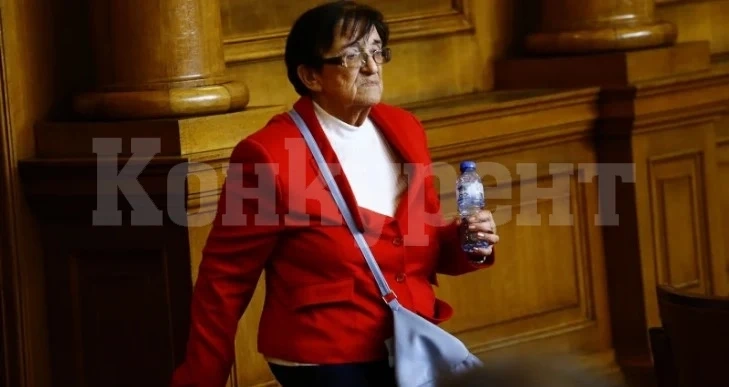 Мика Зайкова вещае жесток удар по джоба на българите, цената на най-милото им скача