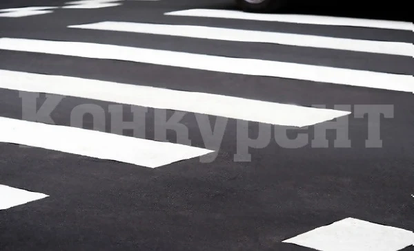 След намесата на община Лом: Демонтираха некачествена пешеходна пътека