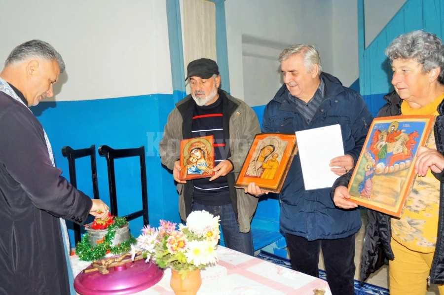 В Горна Кремена и Ослен Криводол честваха Никулден СНИМКИ