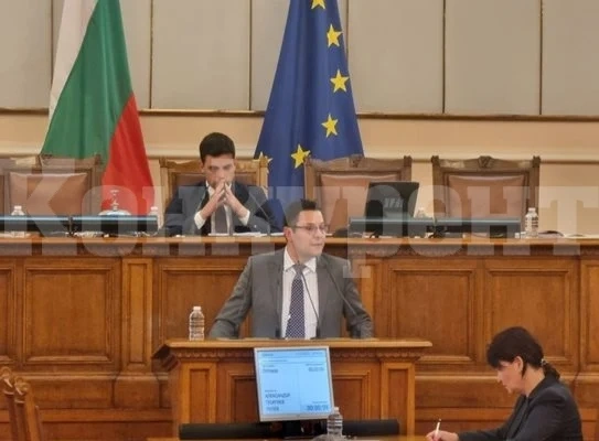 Правителството раздава до дни 320 млн. лева