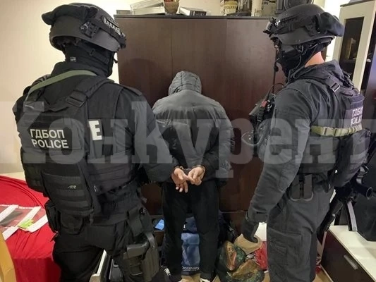 Само един от бандата каналджии излиза от ареста, ще седи заключен вкъщи