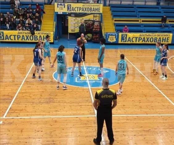 Рутинна победа на Монтана при жените