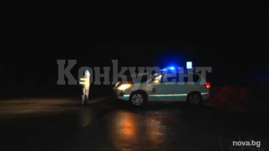 Автобус с 40 пътници 4, от които деца, падна в дере - жена загина, а близо 20 са ранени 