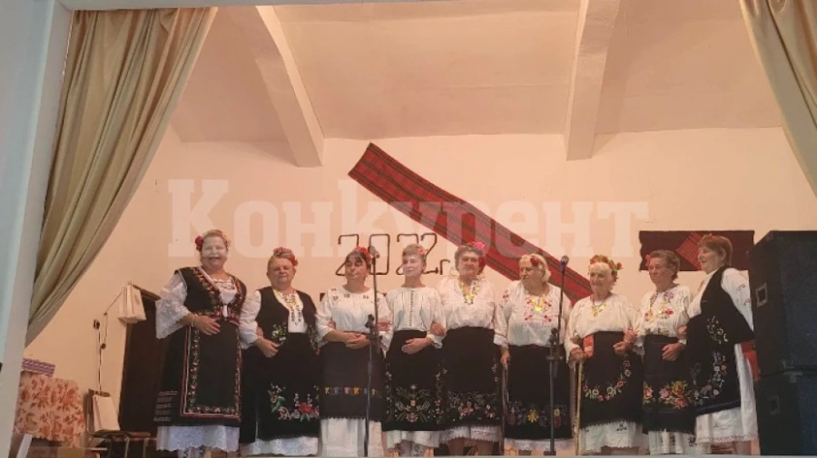 Читалището в кулското село Тополовец с коледно тържество