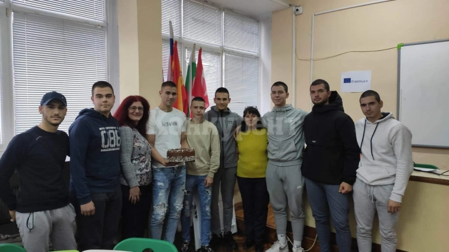 Определиха първенеца от футболния турнир на ПТГ - Враца СНИМКИ
