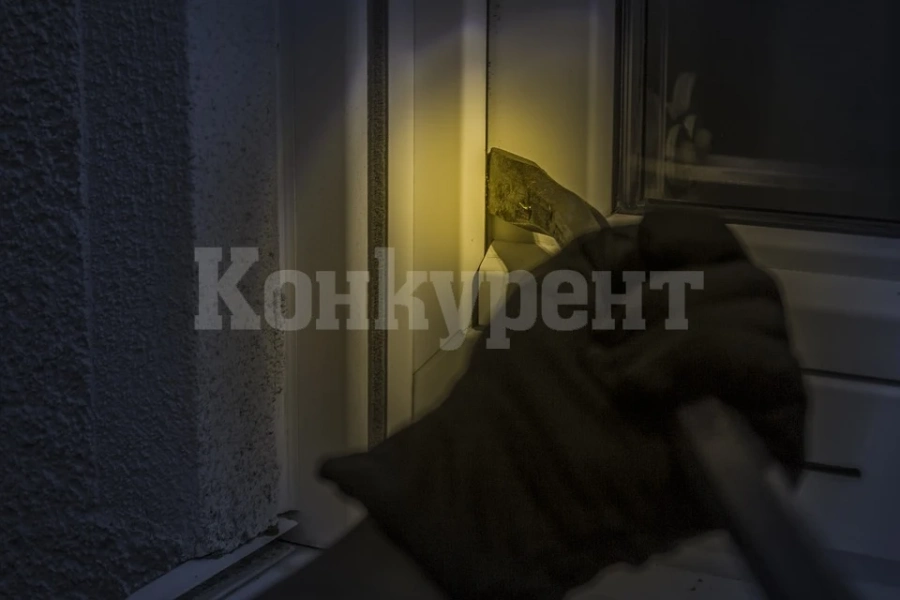 Двама непълнолетни са задигнали телевизор в Бяла Слатина