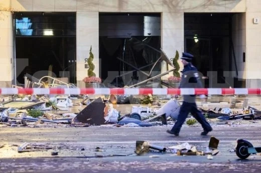 Огромен аквариум се пръсна в хотел в Берлин, има ранени