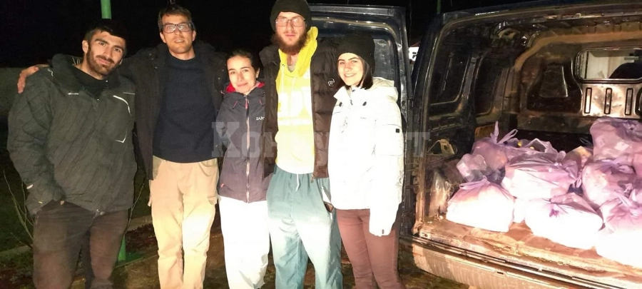 Млади хора събраха пари и дариха храна в селата от община Ружинци