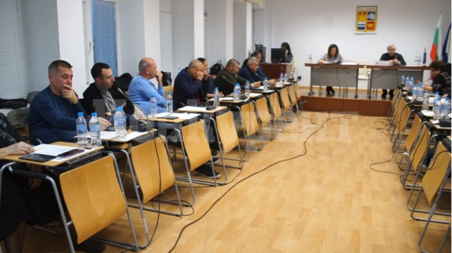 Последно за годината заседание на Общинския съвет в Мездра