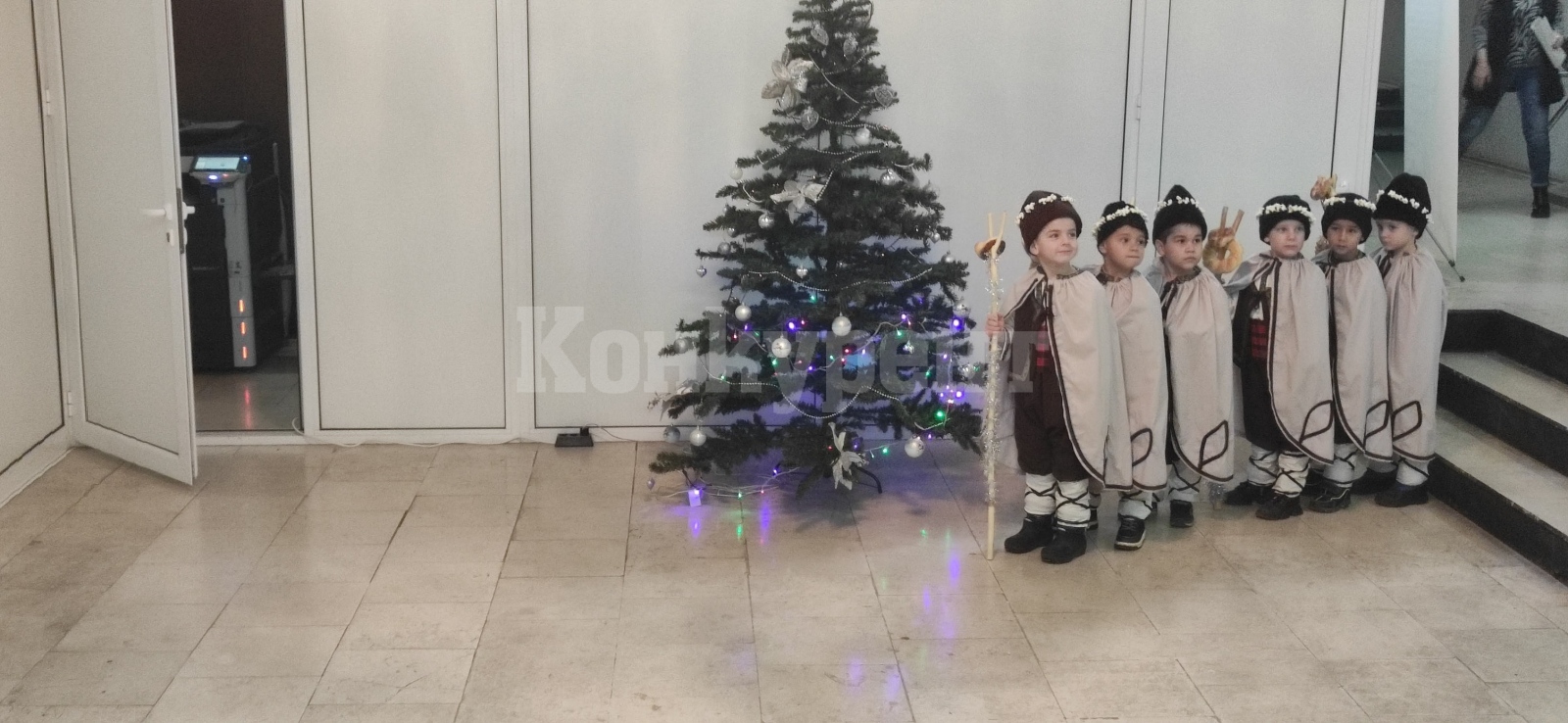 Малчугани коледуваха в Община Криводол : Konkurent.bg