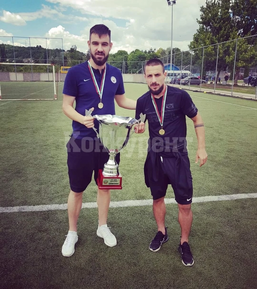 Звезди на New Old Boys стряскат съперници още преди старта