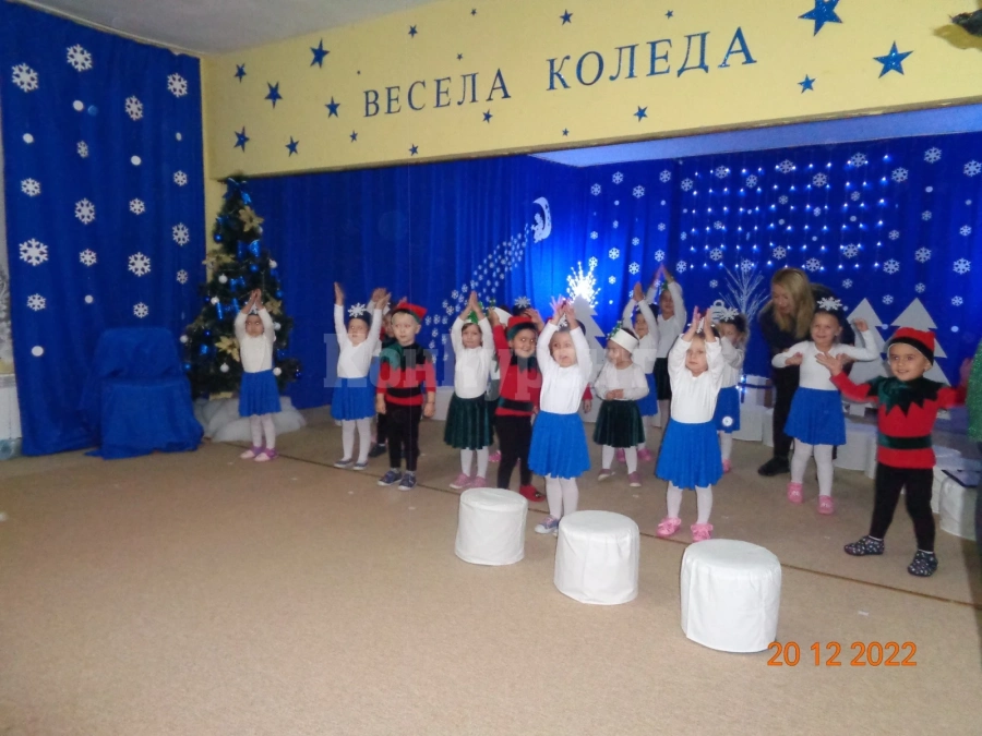 Малчугани от Берковица посрещнаха Дядо Коледа