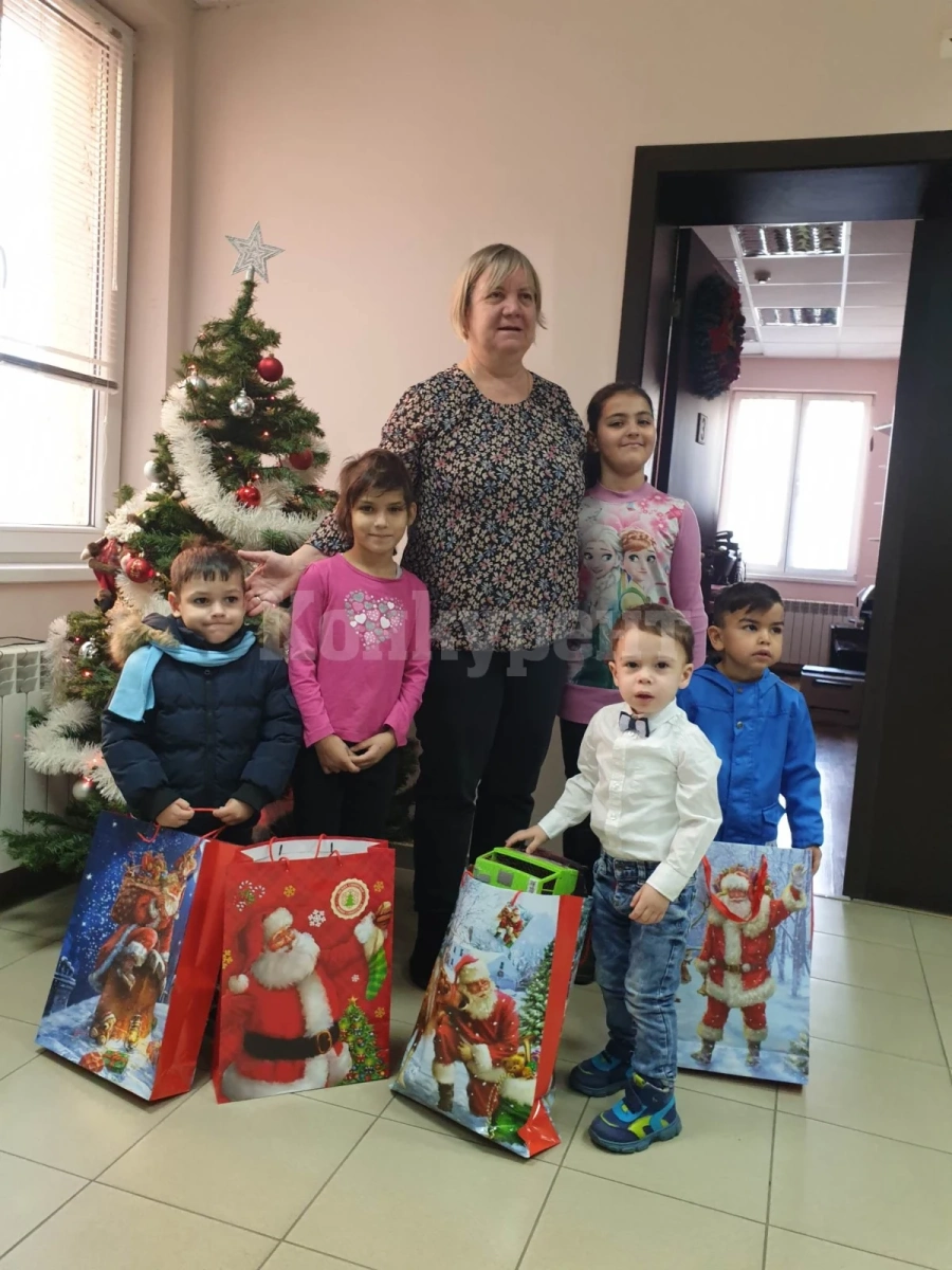 Късметлиите от томболата в Борован получиха своите подаръци СНИМКИ