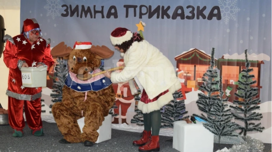 Представиха забавен коледен спектакъл на видинския базар