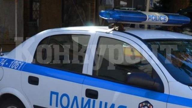 Хванаха младеж от София без книжка да кара кола с чужди номера