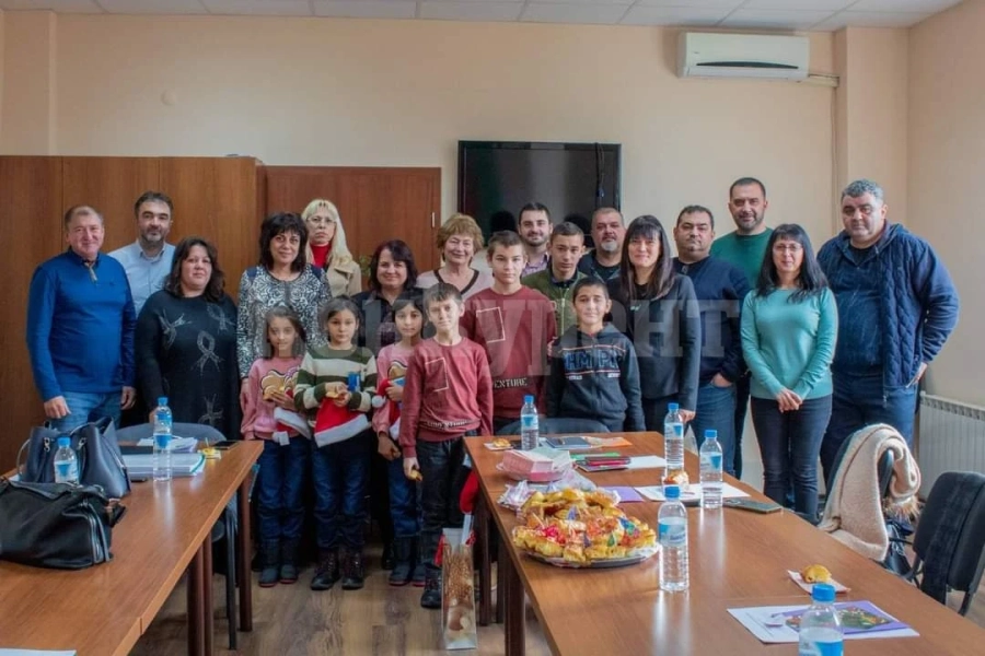 Деца изненадаха съветниците в Георги Дамяново СНИМКИ