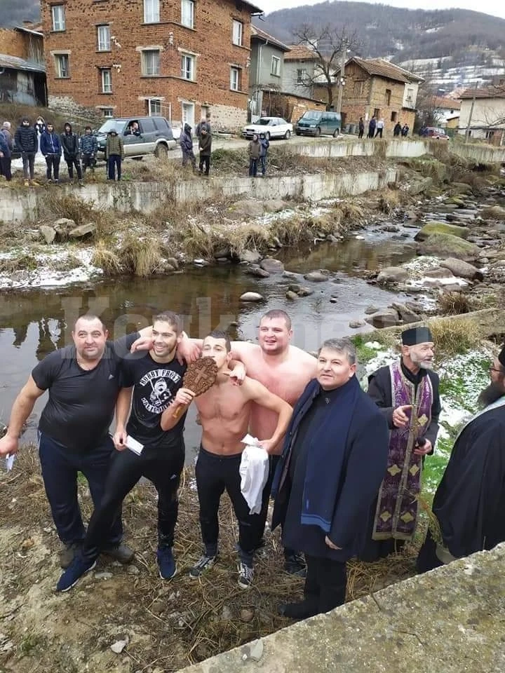 В Чипровци дават награда за онзи, който хване кръста