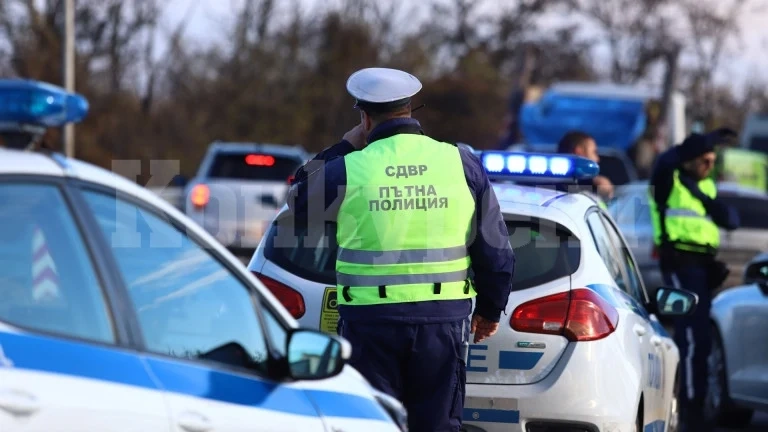 Челен удар! Мъж се заби с „Форд“-а си в товарен автомобил, със счупен глезен и комоцио е