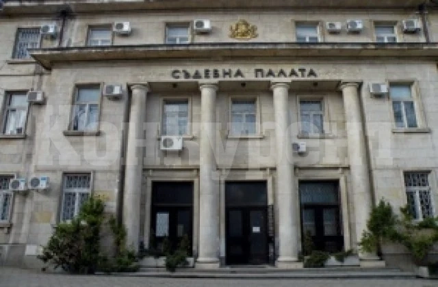 Врачанският окръжен съд остави в ареста мъж, обвинен в две престъпления, свързани с наркотици