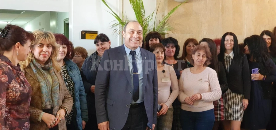 Водосвет за здраве и благоденствие бе отслужен в НОИ-Враца СНИМКИ и ВИДЕО