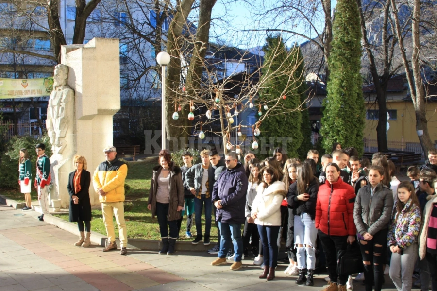 175 години от рождението на патрона си отбеляза училище „Христо Ботев“ – Враца СНИМКИ