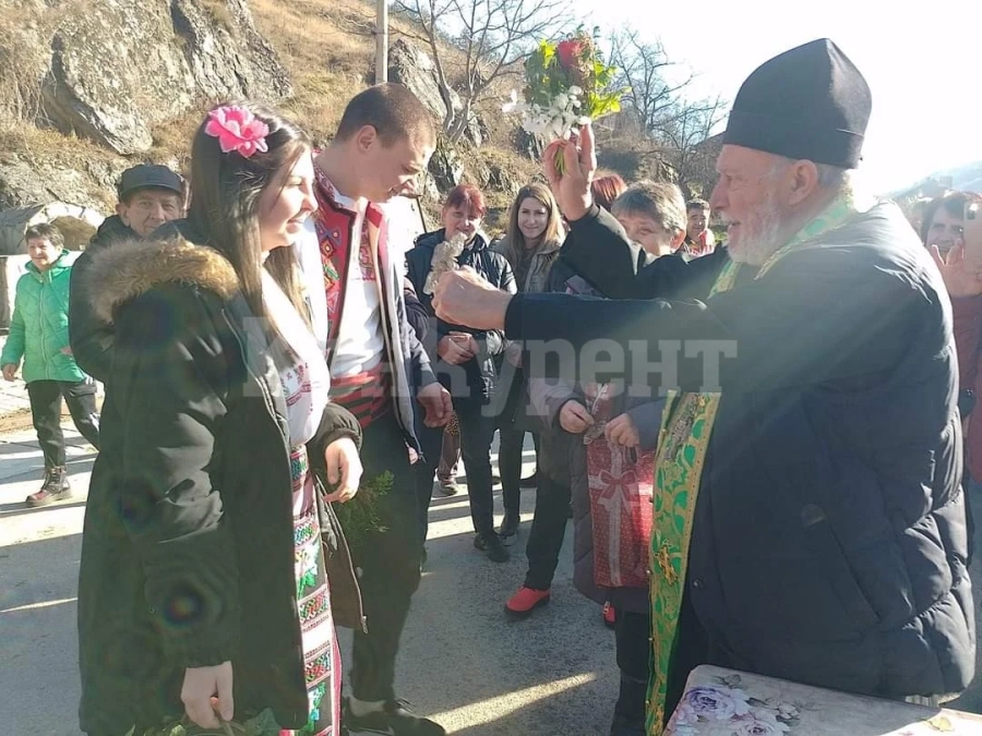 С голямо къпане в Копиловци честваха Ивановден СНИМКИ