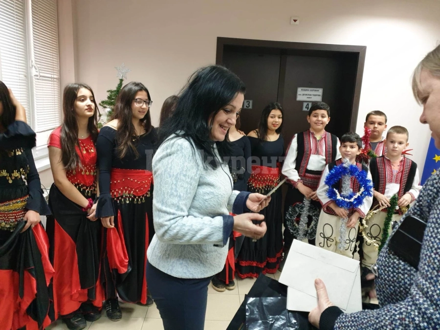 Голяма изненада направиха на кмета на Борован по повод Ромската Нова година СНИМКИ