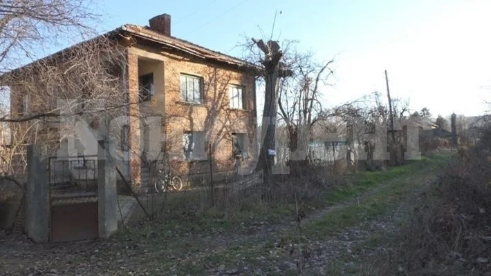 Съдът остави за постоянно в ареста децата, убили мъж за шише ракия в Гъмзово