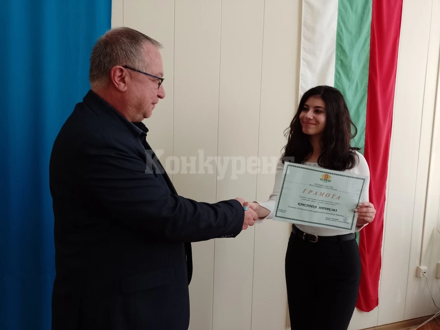 Губернаторът на Монтана награди Кристина от Берковица
