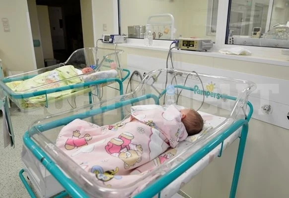 Всички завършващи специалността Акушерка във Враца си намират работа