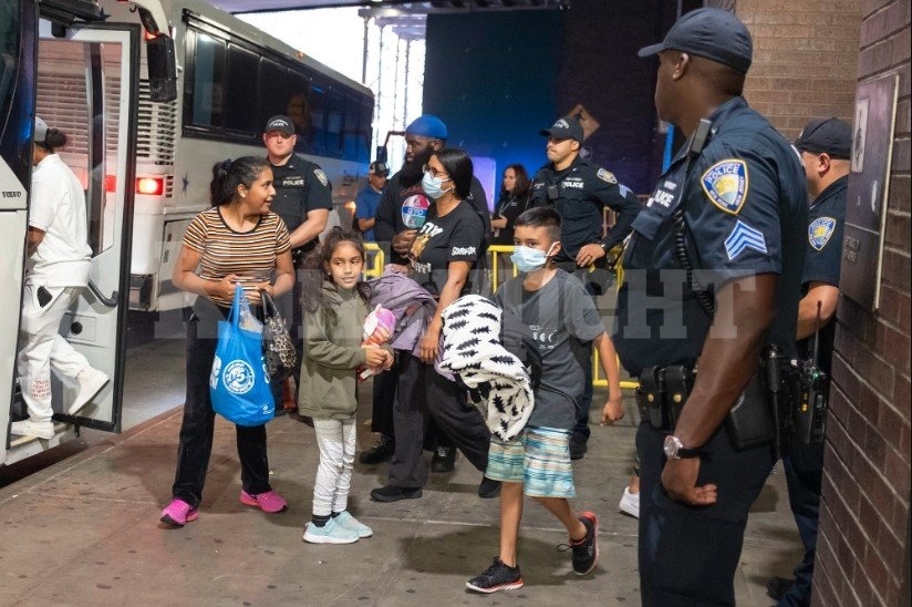 Ню Йорк ще приютява мигранти на терминал за круизни кораби