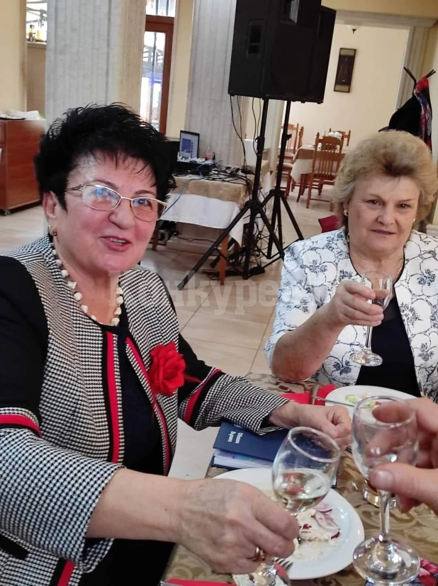 Пенсионерски клуб „Чинарите“- Вършец отбеляза Бабинден