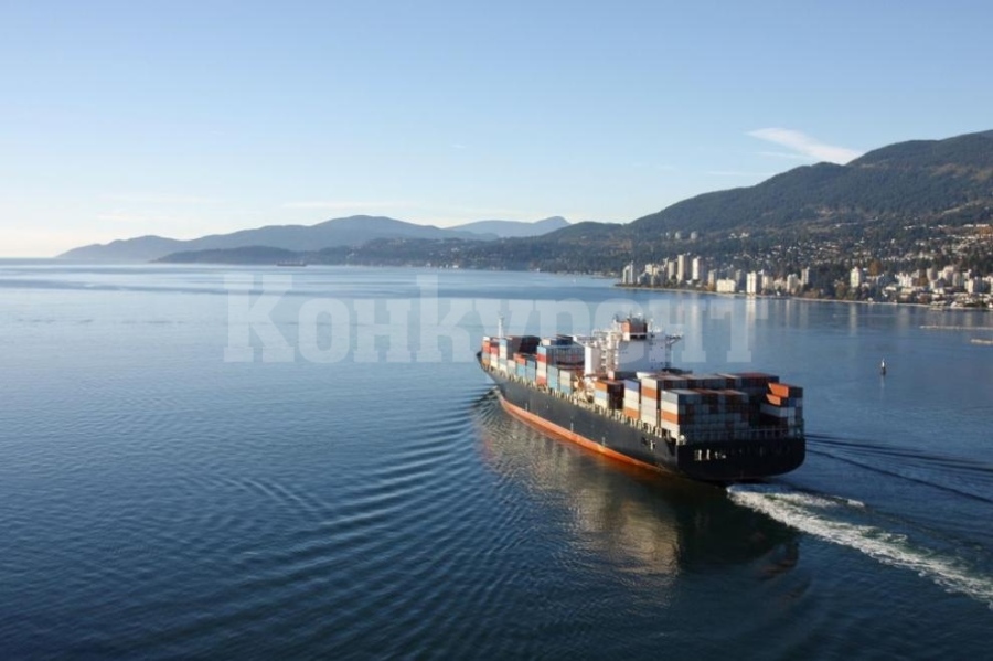 Откриха 14 моряци от потънал хонконгски товарен кораб