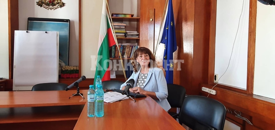Министър пожали Лорета Колева за нарушения в РУО – Враца, но...