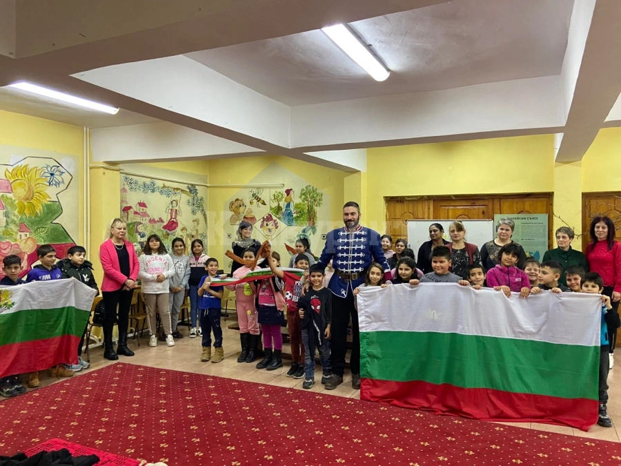 Урок по родолюбие в НУ „Васил Левски” в Козлодуй