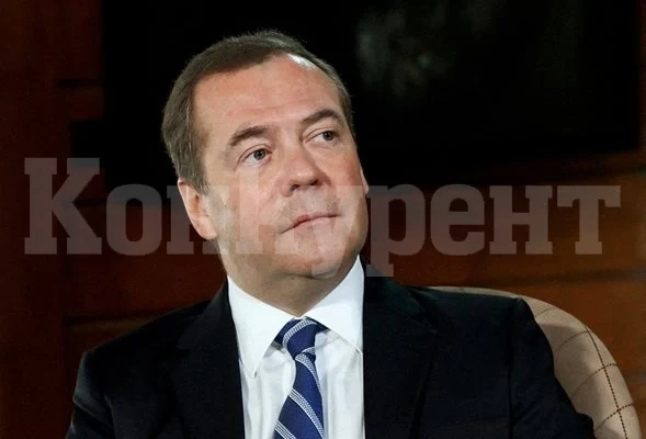 Дмитрий Медведев: Байдън може да започне Трета световна война от разсеяност