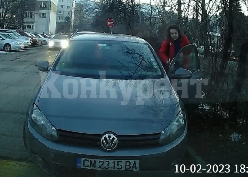 Шофьорка блъсна кола няколко пъти и потегли. Издирват я