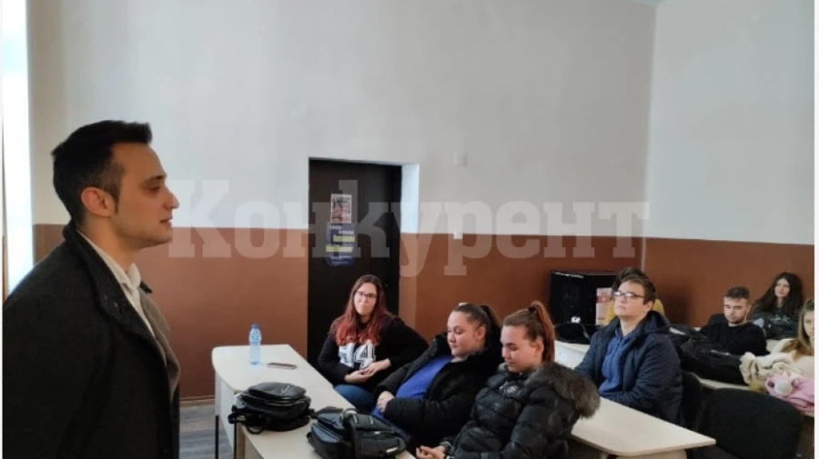 Магистрати от Лом с образователни лекции пред ученици