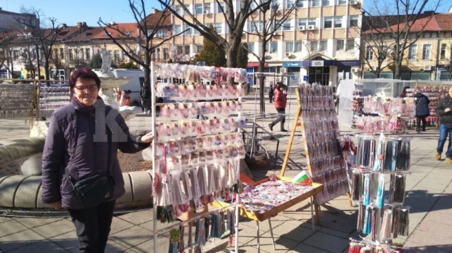 Търговци изложиха мартеници в Монтана