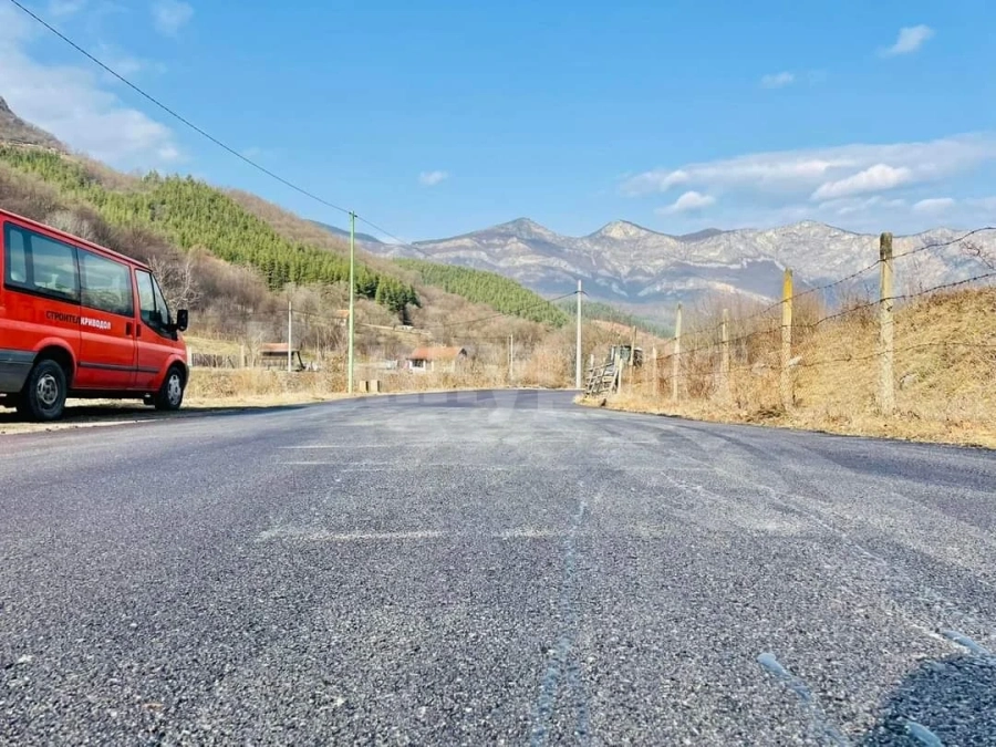 Над Враца замириса на асфалт, скоро завършват... 