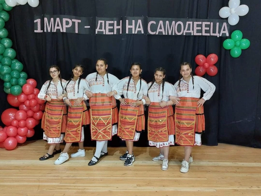 Община Бяла Слатина отбеляза Деня на самодееца и любителското художествено творчество СНИМКИ