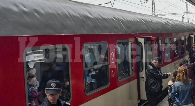 БДЖ осигурява над 7 000 допълнителни места във влаковете за националния празник 3-ти март