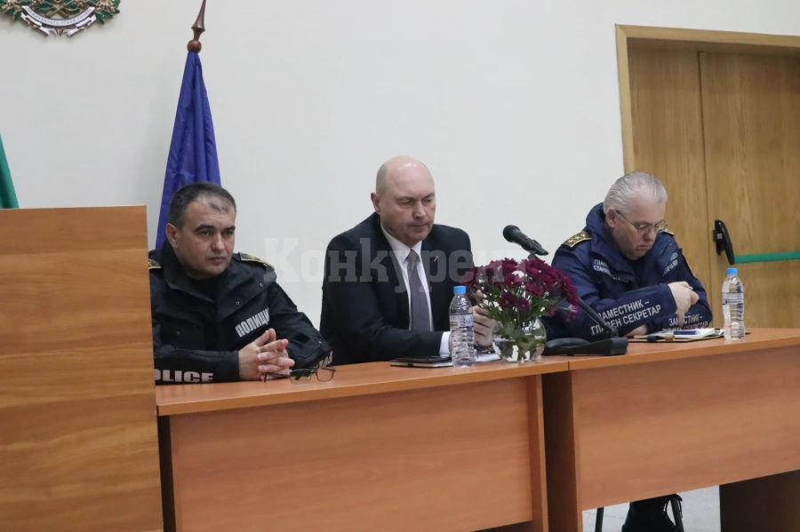 Зам.-министър Катинов във Видин: Наш приоритет е да осигурим спокойна обстановка, в която хората свободно да упражнят правото си на гласуване