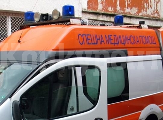 Възрастна жена е в кома, след като е била пометена от автомобил на пешеходна пътека