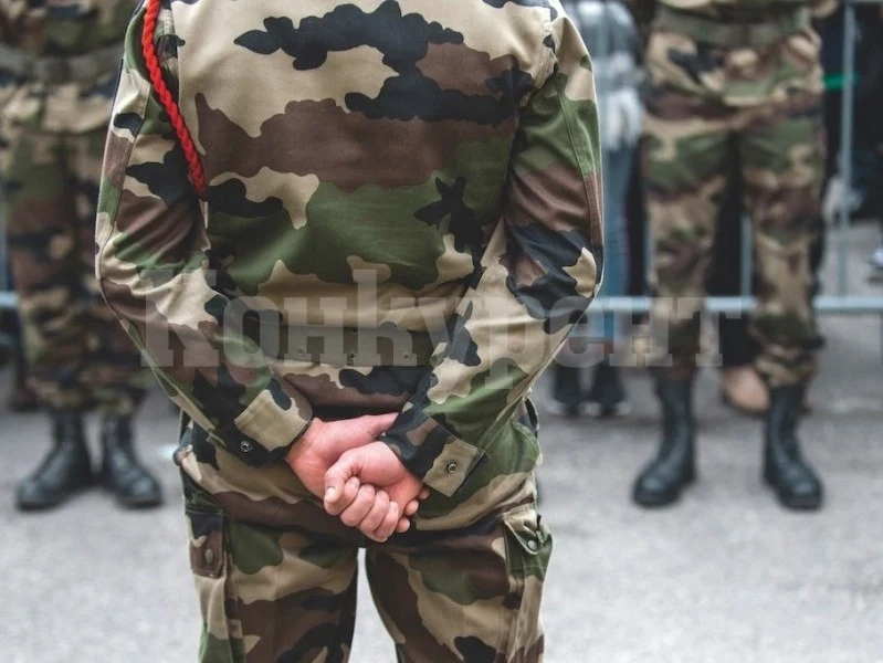 Военната служба за младите хора може да стане задължителна във Франция